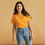Camiseta Juvenil con Contorno de Hermana de Familia (Global)